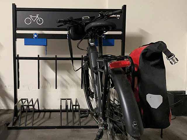 Bike charging station