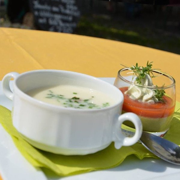 Asparagus cream soup