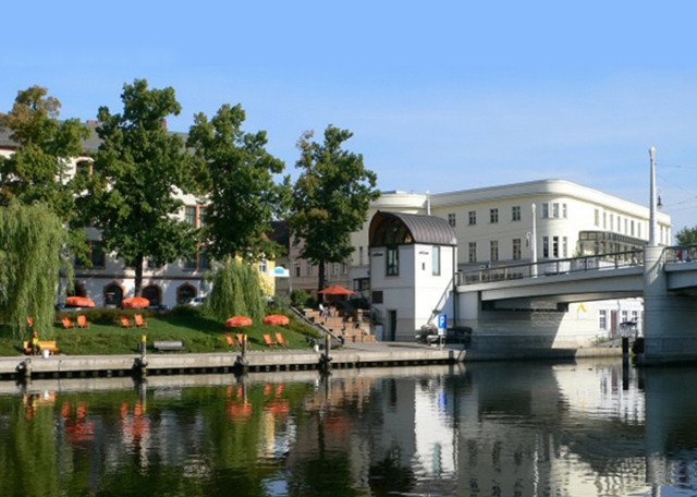 Jahrtausendbrücke millennium bridge