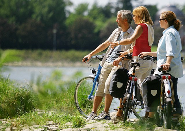 Biking on the Seven-lakes-trail