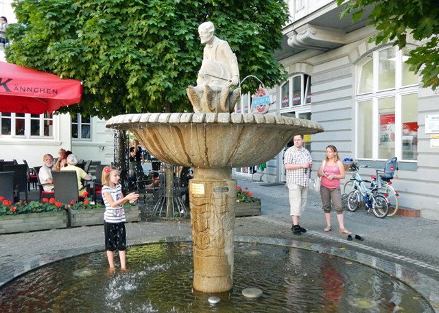 Bollmannbrunnen fountain