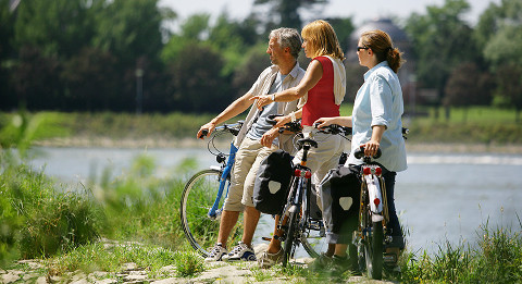 Biking on the Seven-lakes-trail