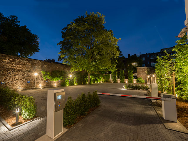 Car park [Inner courtyard]