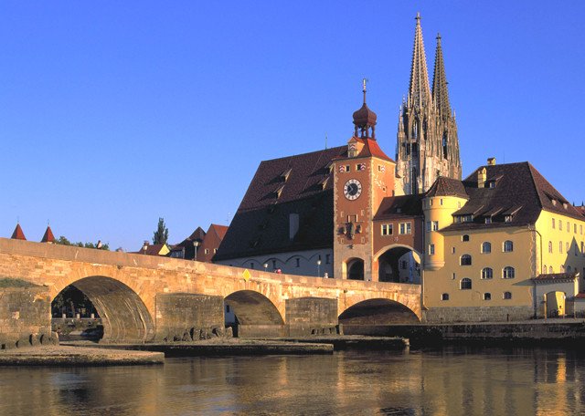 Steinerne Brücke with Brückentor